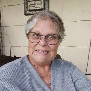 Meet your Posher, Esther